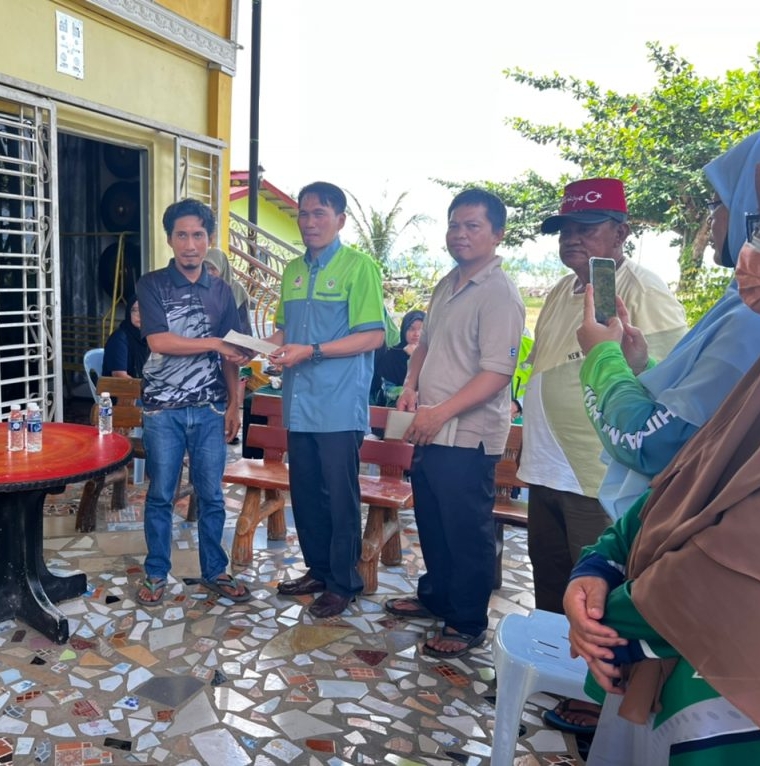 10 ADN PAS Selangor Bantu Mangsa Tragedi Putra Heights: Bantuan & Sokongan Diberikan 10 ADN PAS Selangor Bantu Mangsa Tragedi Putra Heights: Bantuan & Sokongan Diberikan
