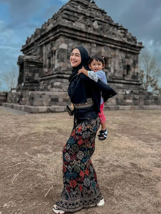 7 Potret Keseruan Ria Ricis Dan Moana Liburan Lebaran Di Bali & Sumba 7 Potret Keseruan Ria Ricis Dan Moana Liburan Lebaran Di Bali & Sumba