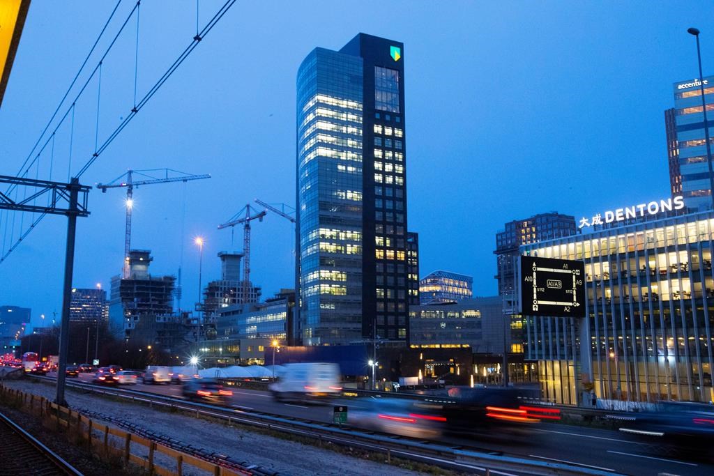ABN Amro Facing Significant Fine For Bonus Payments: Dutch Central Bank Action ABN Amro Facing Significant Fine For Bonus Payments: Dutch Central Bank Action