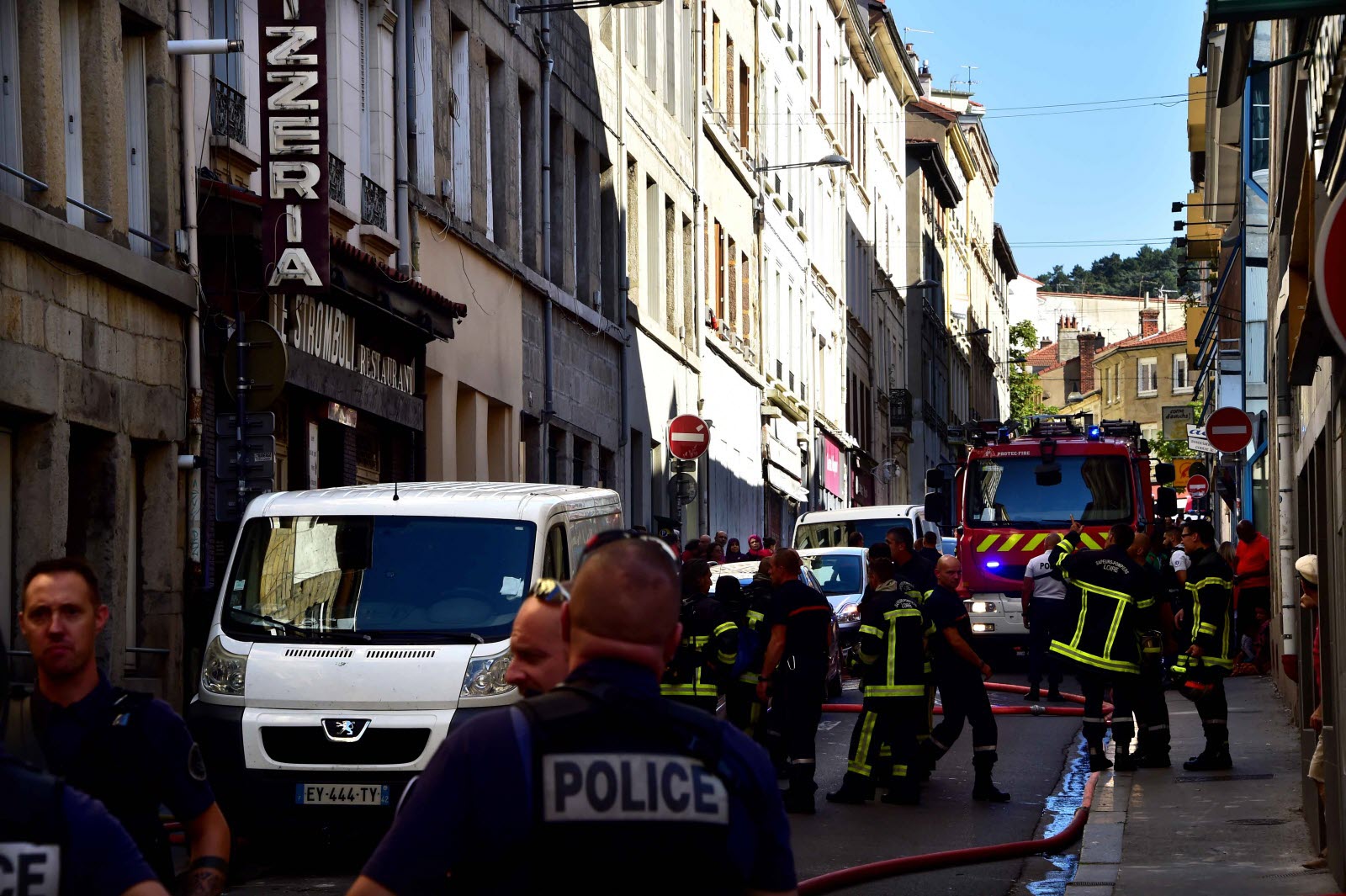 Accident À Dijon : Véhicule Contre Un Mur, Rue Michel-Servet - Le Conducteur Interpellé Accident À Dijon : Véhicule Contre Un Mur, Rue Michel-Servet - Le Conducteur Interpellé
