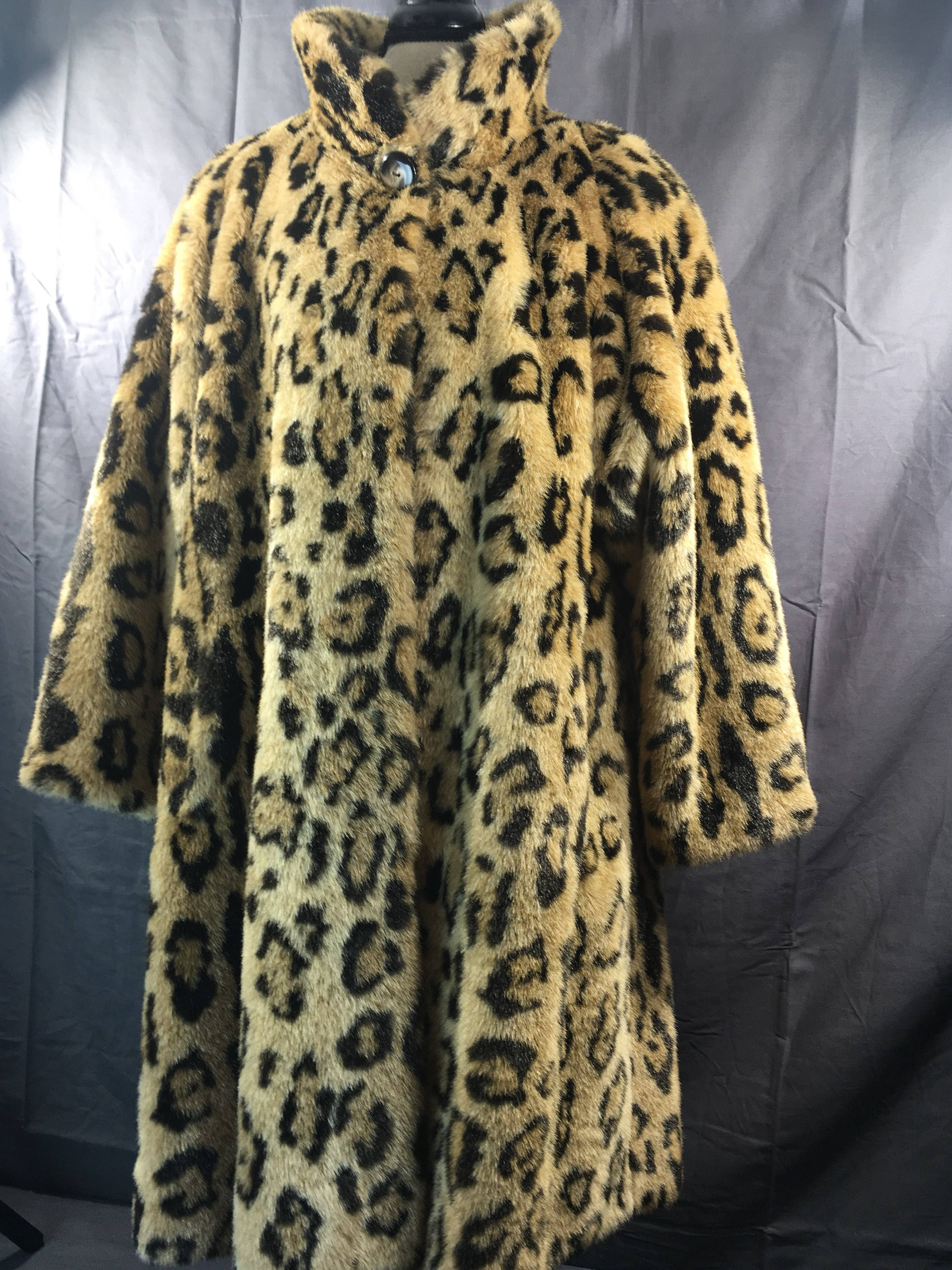 Airport Fashion: Jessica Simpson's Stunning Cheetah Print And Fur Coat Outfit Airport Fashion: Jessica Simpson's Stunning Cheetah Print And Fur Coat Outfit
