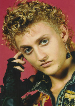Alex Winter's Pre-Freaked MTV Sketches: A Look Back Alex Winter's Pre-Freaked MTV Sketches: A Look Back
