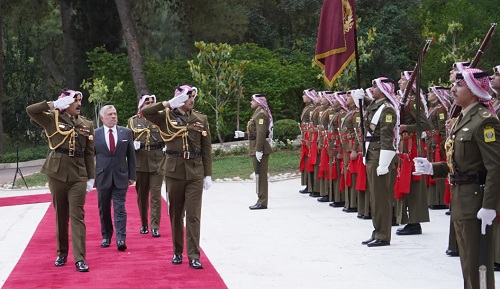 الشيخ فيصل الحمود يهنئ الأردن بمناسبة عيد الاستقلال عبر جو 24 الشيخ فيصل الحمود يهنئ الأردن بمناسبة عيد الاستقلال عبر جو 24