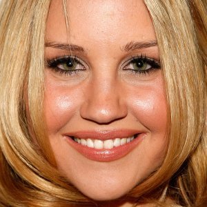 Amanda Bynes' Post-OnlyFans Public Outing: Photos & Details Amanda Bynes' Post-OnlyFans Public Outing: Photos & Details