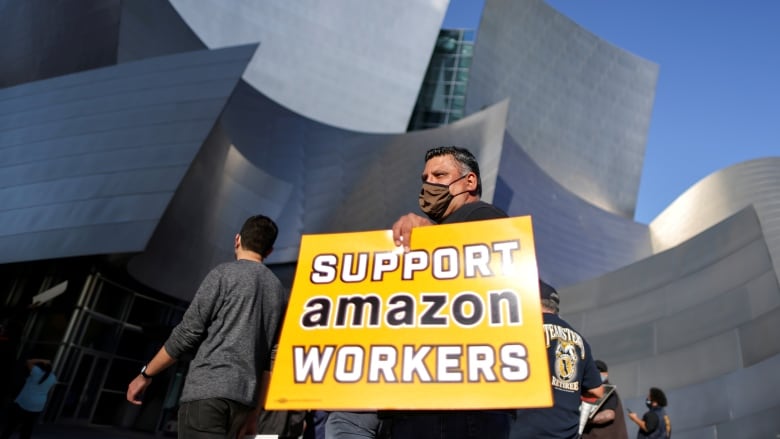 Amazon Faces Union Challenge Over Quebec Warehouse Closure Amazon Faces Union Challenge Over Quebec Warehouse Closure