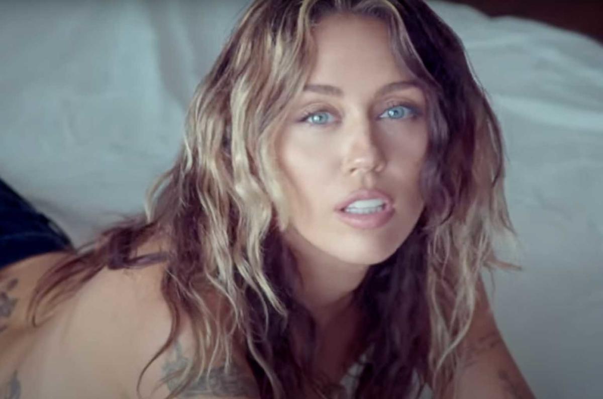 Analisis Lirik Dan Musik Video: Single Baru Miley Cyrus, Analisis Lirik Dan Musik Video: Single Baru Miley Cyrus,