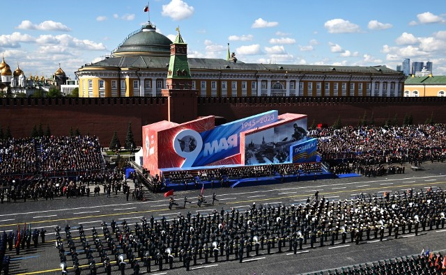 Анализ Политической Ситуации: Зеленский Один На 9 Мая. Анализ Политической Ситуации: Зеленский Один На 9 Мая.
