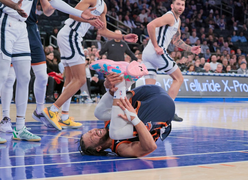 Ankle Injury Forces Jalen Brunson Out Of Knicks-Lakers Overtime Ankle Injury Forces Jalen Brunson Out Of Knicks-Lakers Overtime
