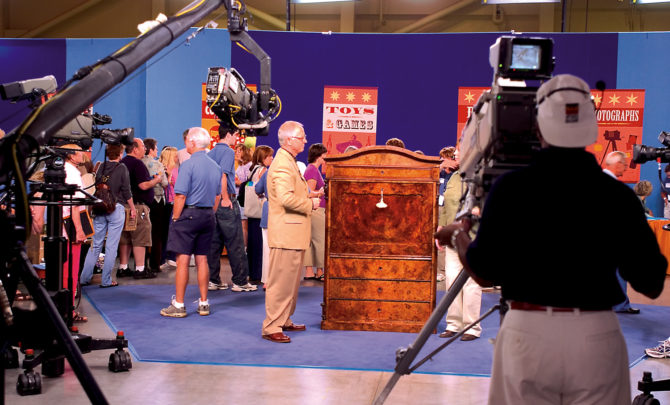 Antiques Roadshow Leads To Arrest: American Couple Detained In Britain Antiques Roadshow Leads To Arrest: American Couple Detained In Britain