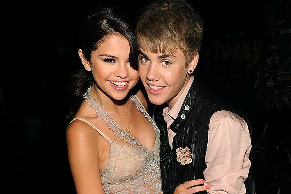 Apakah Selena Gomez Dan Miley Cyrus Benar-benar Berdamai Dan Akan Kencan Bersama? Apakah Selena Gomez Dan Miley Cyrus Benar-benar Berdamai Dan Akan Kencan Bersama?