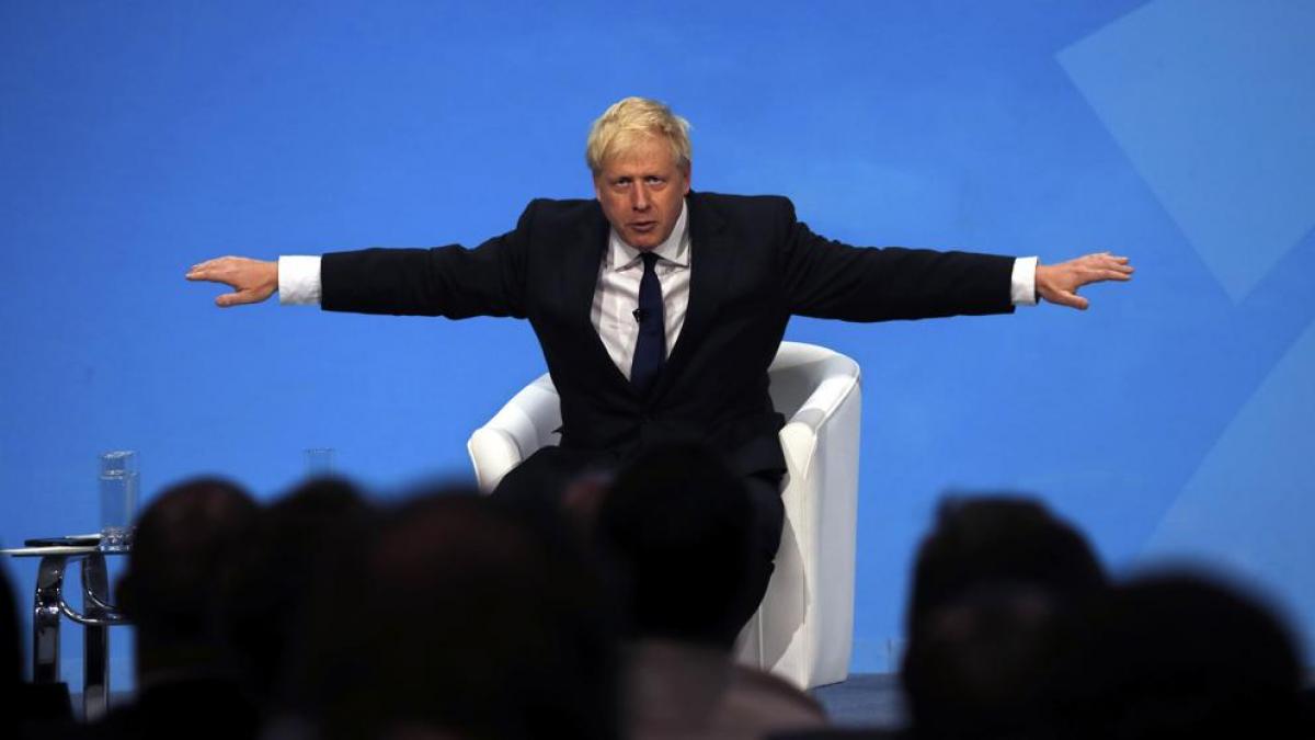 Avestruz Ataca A Boris Johnson Durante Visita Familiar A Texas Avestruz Ataca A Boris Johnson Durante Visita Familiar A Texas