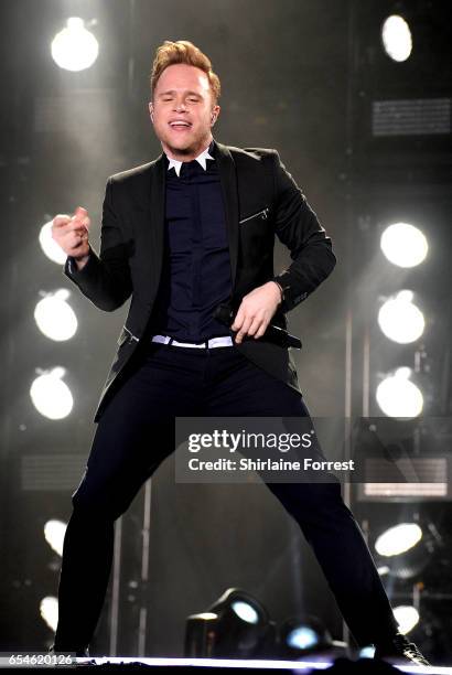 Beautiful Castle Near Manchester Hosts Huge Music Festival With Olly Murs Beautiful Castle Near Manchester Hosts Huge Music Festival With Olly Murs