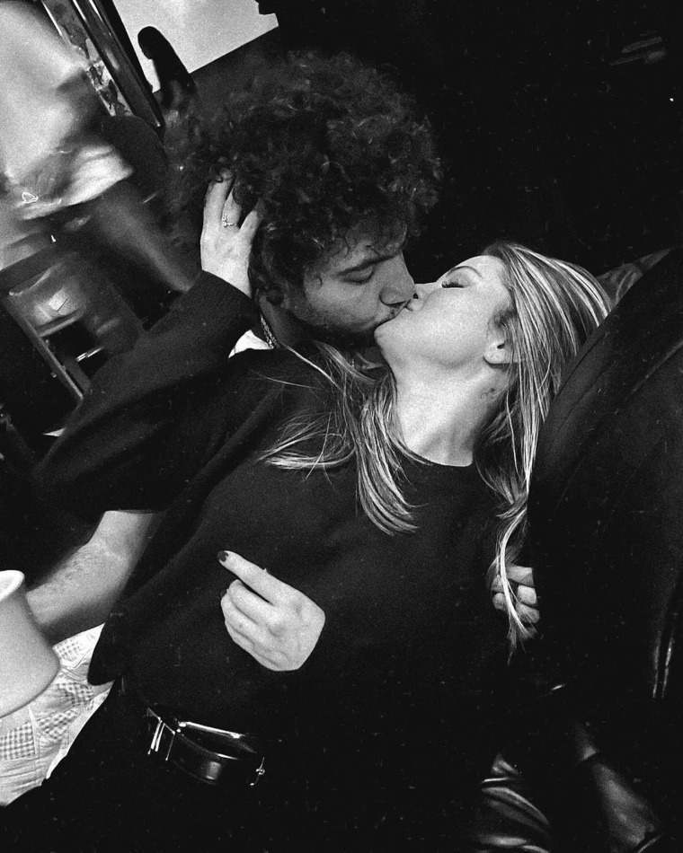 Benny Blanco And Selena Gomez: Photos Fueling Cheating Rumors Benny Blanco And Selena Gomez: Photos Fueling Cheating Rumors