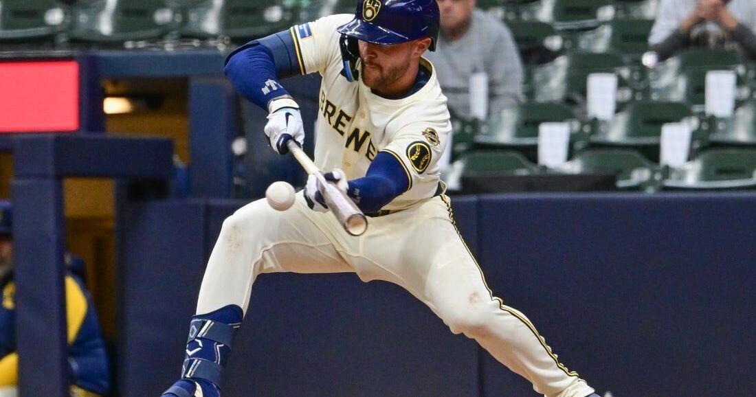 Brewers Edge Royals With 11th Inning Walk-Off Bunt Brewers Edge Royals With 11th Inning Walk-Off Bunt