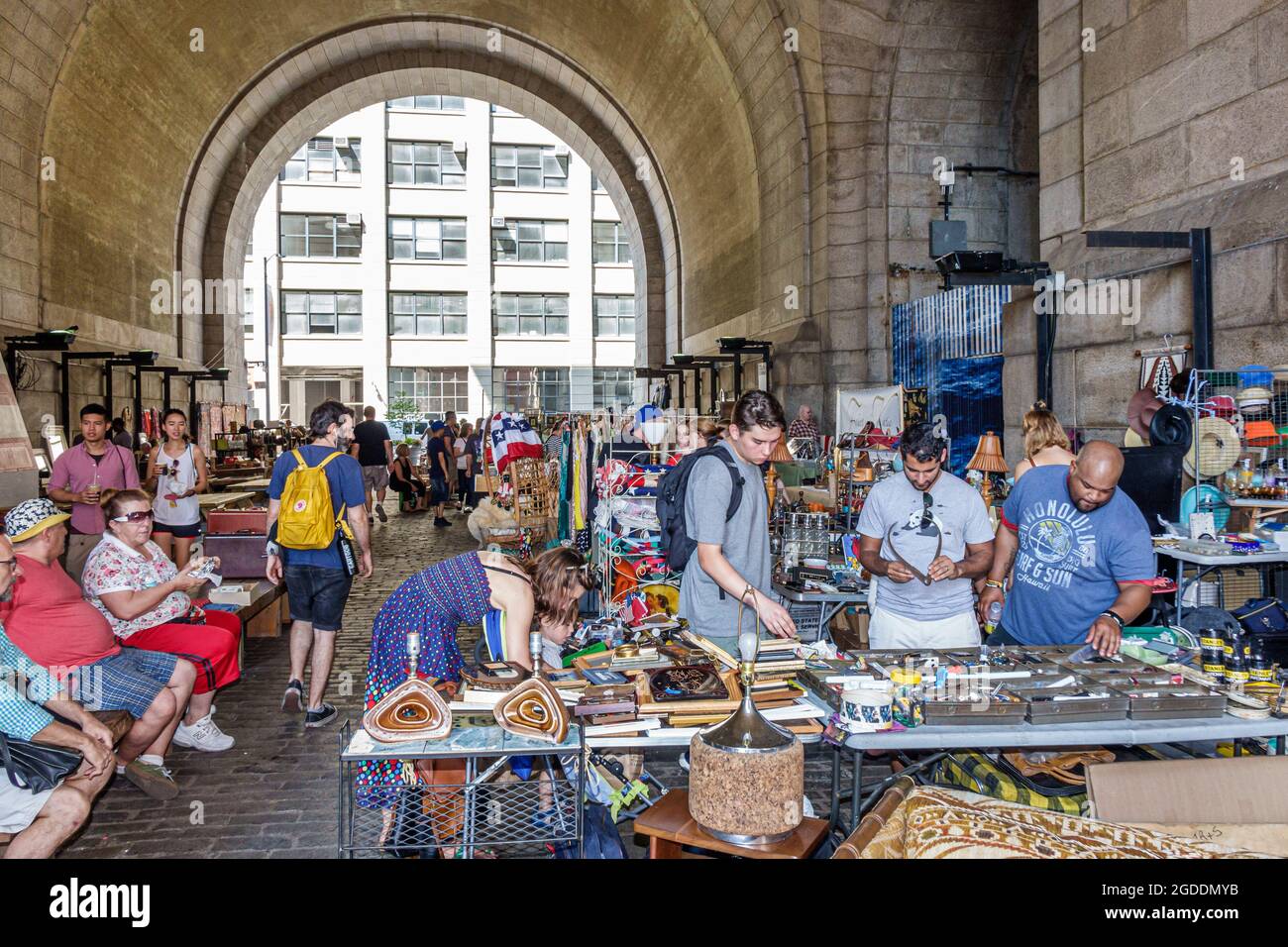 Brooklyn Flea To Stay In Dumbo Until 2027: Archway Plaza Lease Extended Brooklyn Flea To Stay In Dumbo Until 2027: Archway Plaza Lease Extended