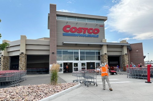 Canada Post And Union Reach Tentative Agreement: Avoiding Strike Canada Post And Union Reach Tentative Agreement: Avoiding Strike