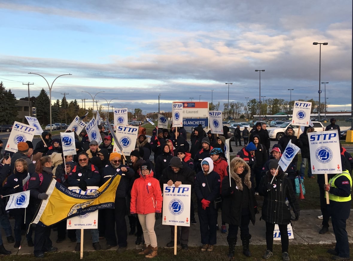 Canada Post Announces New Offers To Avert Strike Canada Post Announces New Offers To Avert Strike