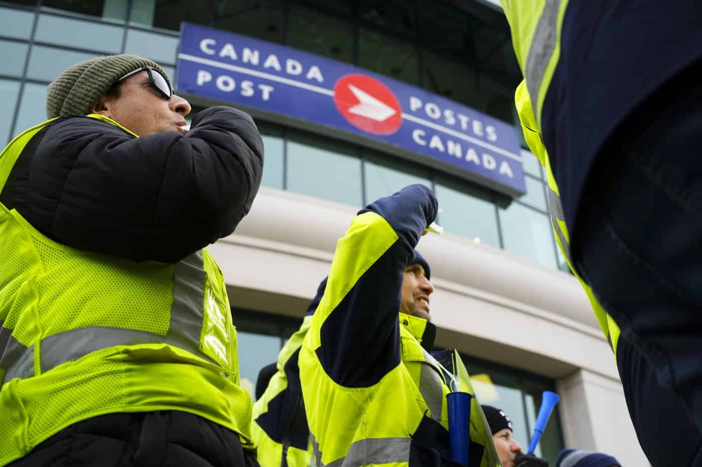 Canada Post Strike Concerns: The Customer Perspective Canada Post Strike Concerns: The Customer Perspective