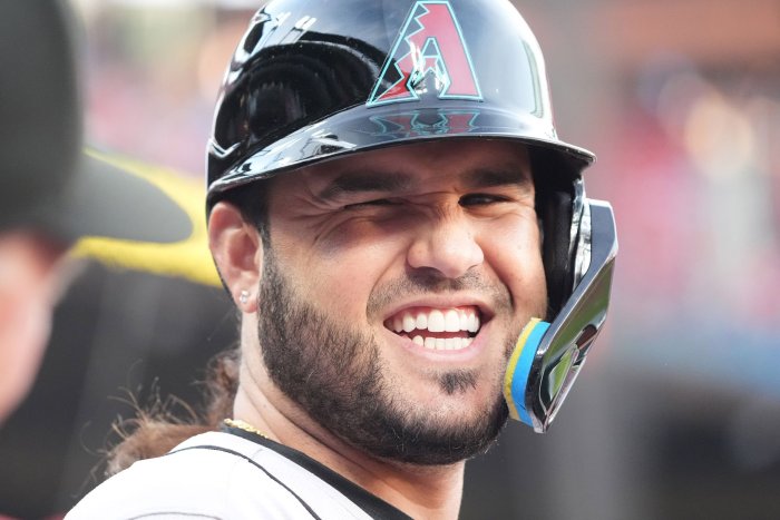 Cardinals Defeat Diamondbacks: Winn's Homer Fuels 3-Game Sweep Cardinals Defeat Diamondbacks: Winn's Homer Fuels 3-Game Sweep