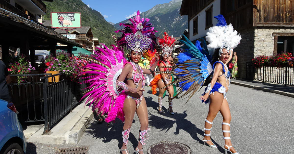 Carnaval D'Ouistreham: Le Programme Des Festivités Estivales Carnaval D'Ouistreham: Le Programme Des Festivités Estivales