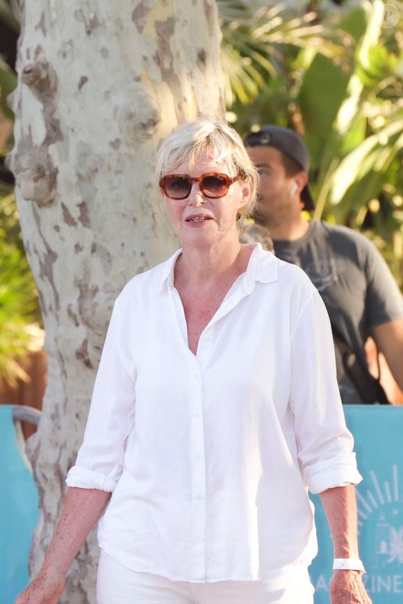 Chantal Ladesou : Où Elle Retrouve Sa Famille Chantal Ladesou : Où Elle Retrouve Sa Famille