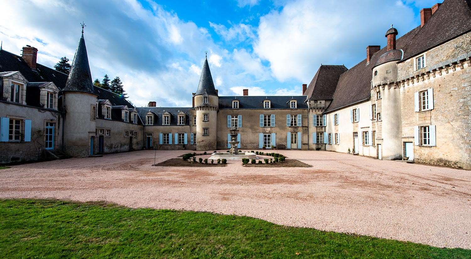 Chateau DIY: Transform Your Home With DIY Chateau Style Chateau DIY: Transform Your Home With DIY Chateau Style