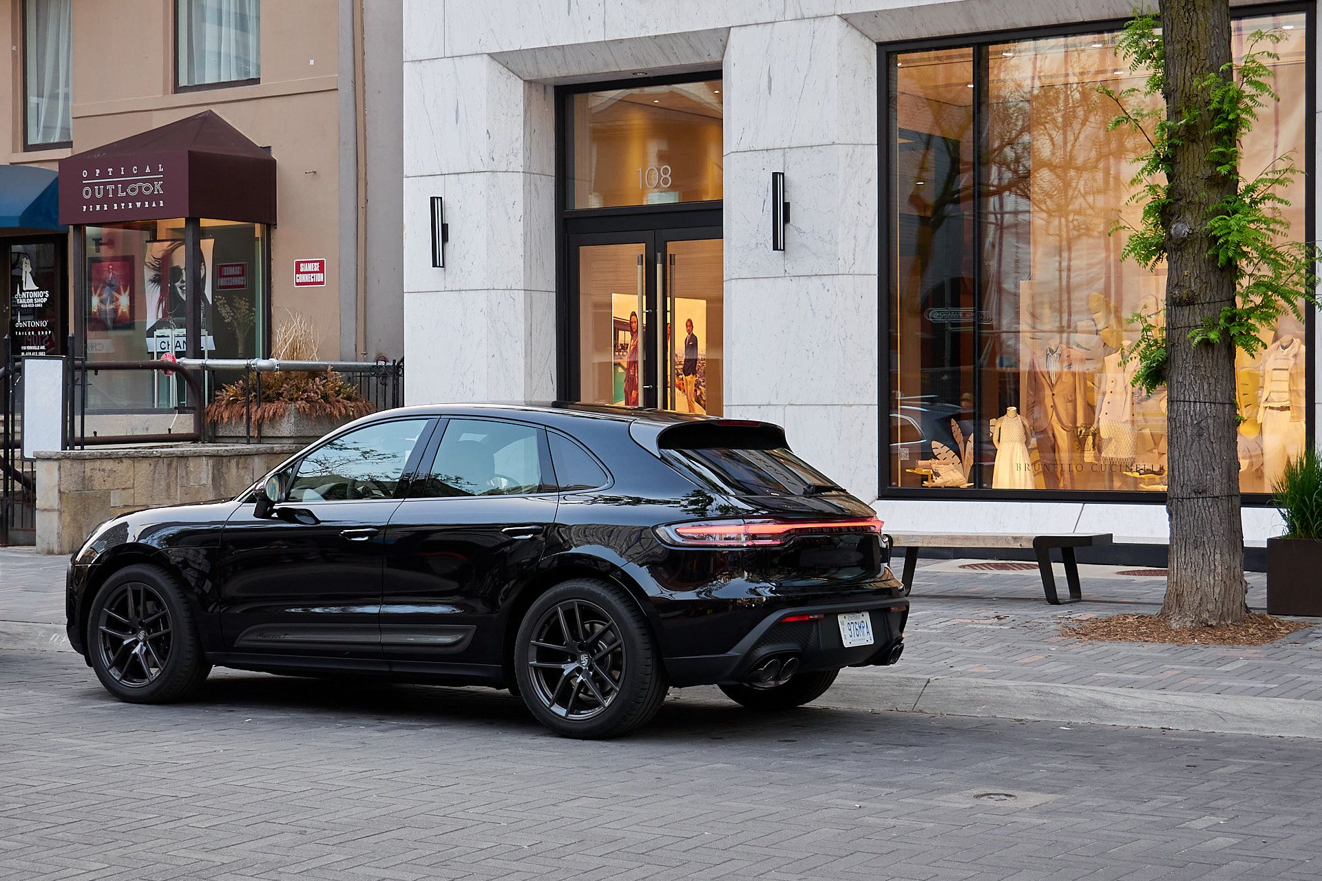Choosing Your Perfect Porsche Macan: A Detailed Buyer's Guide Choosing Your Perfect Porsche Macan: A Detailed Buyer's Guide