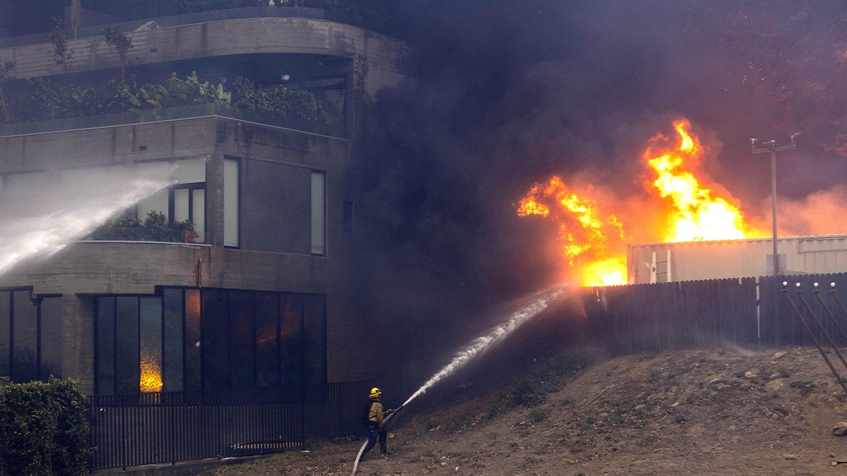 Complete List: Celebrities Affected By The Palisades Fires In Los Angeles Complete List: Celebrities Affected By The Palisades Fires In Los Angeles