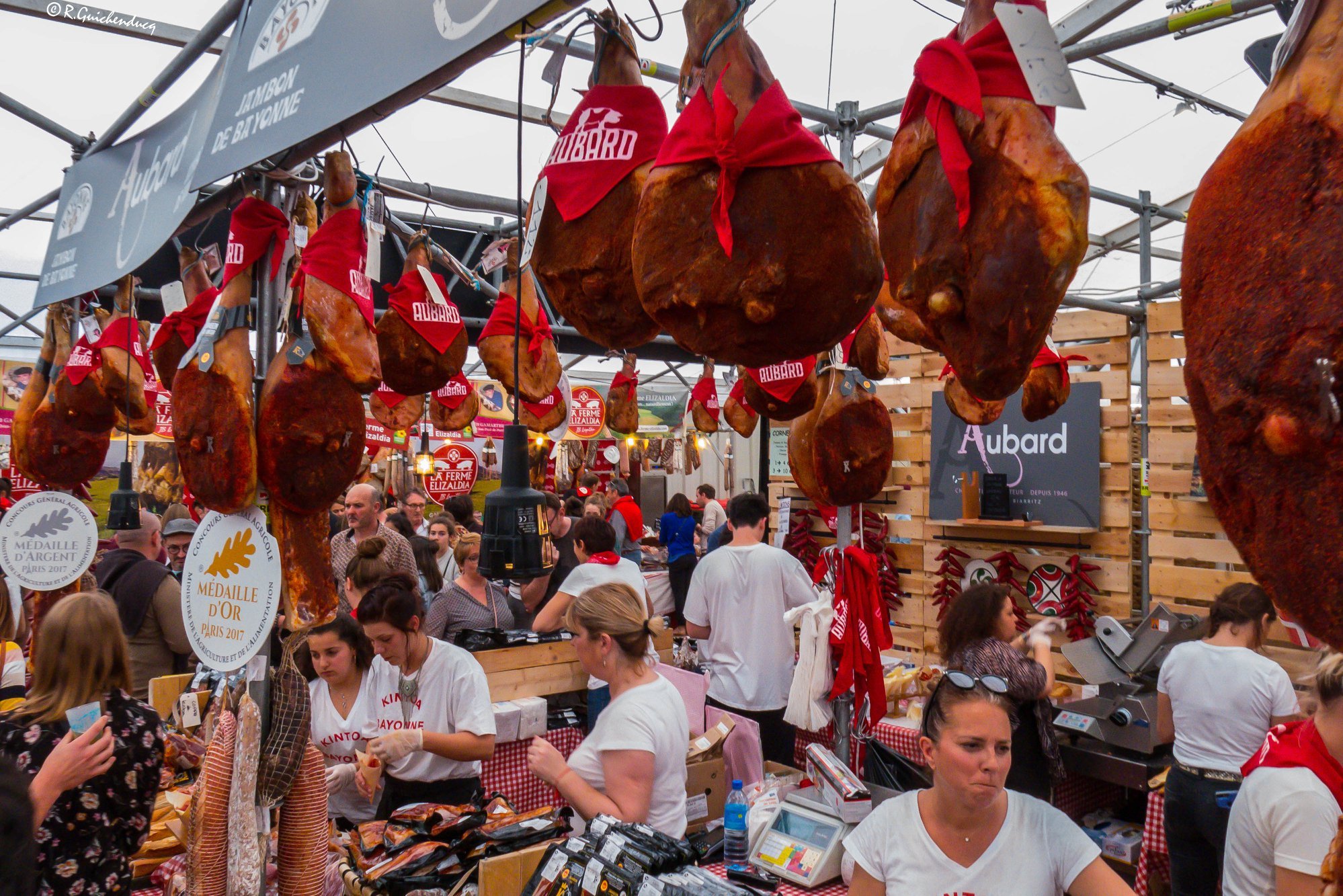Coûts De La Foire Au Jambon 2025 À Bayonne:  Une Situation Financière Préoccupante Pour La Ville ?