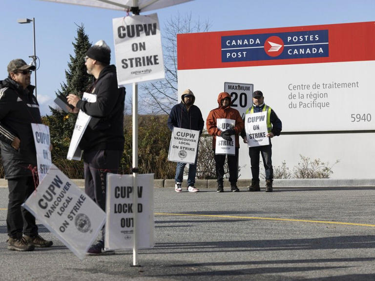 Customer Flight Risk: The Impact Of A Potential Canada Post Strike Customer Flight Risk: The Impact Of A Potential Canada Post Strike