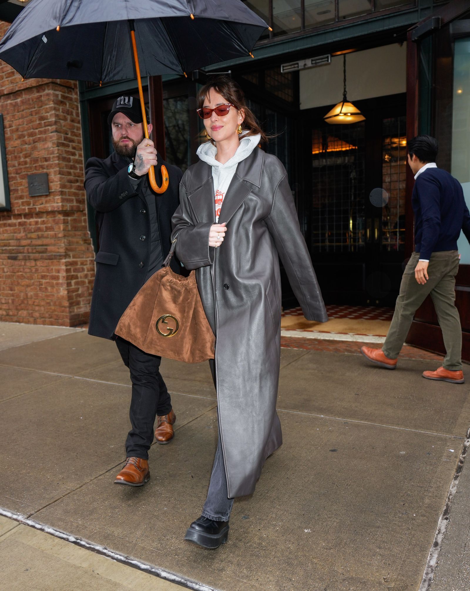 Dakota Johnson Y Sus Bolsos Hereu: El Favorito De Las It-girls Dakota Johnson Y Sus Bolsos Hereu: El Favorito De Las It-girls