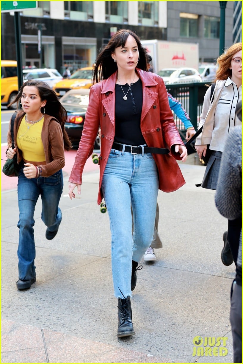 Dakota Johnson's Family Rallies At Dakota Johnson's Family Rallies At