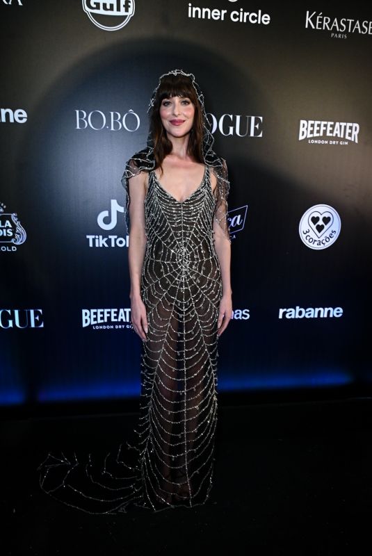 Dakota Johnson's Shifting Roles: A Relationship-Based Analysis Dakota Johnson's Shifting Roles: A Relationship-Based Analysis