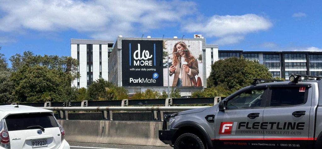 Dangerous E-Scooter Journey On Auckland Southern Motorway: Dashcam Video Dangerous E-Scooter Journey On Auckland Southern Motorway: Dashcam Video