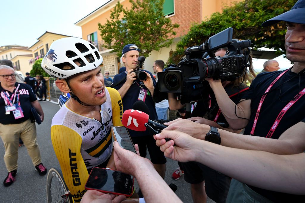 Del Toro Solidifies Giro D'Italia Lead In Stage 17; Vine, Plapp Abandon Race Del Toro Solidifies Giro D'Italia Lead In Stage 17; Vine, Plapp Abandon Race