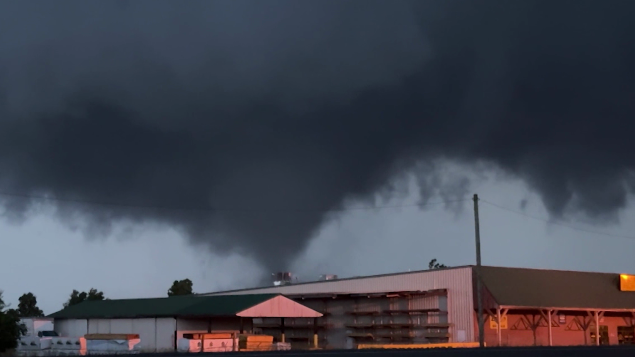 Devastating Tornado: CNN Correspondent's Report From The Scene Devastating Tornado: CNN Correspondent's Report From The Scene