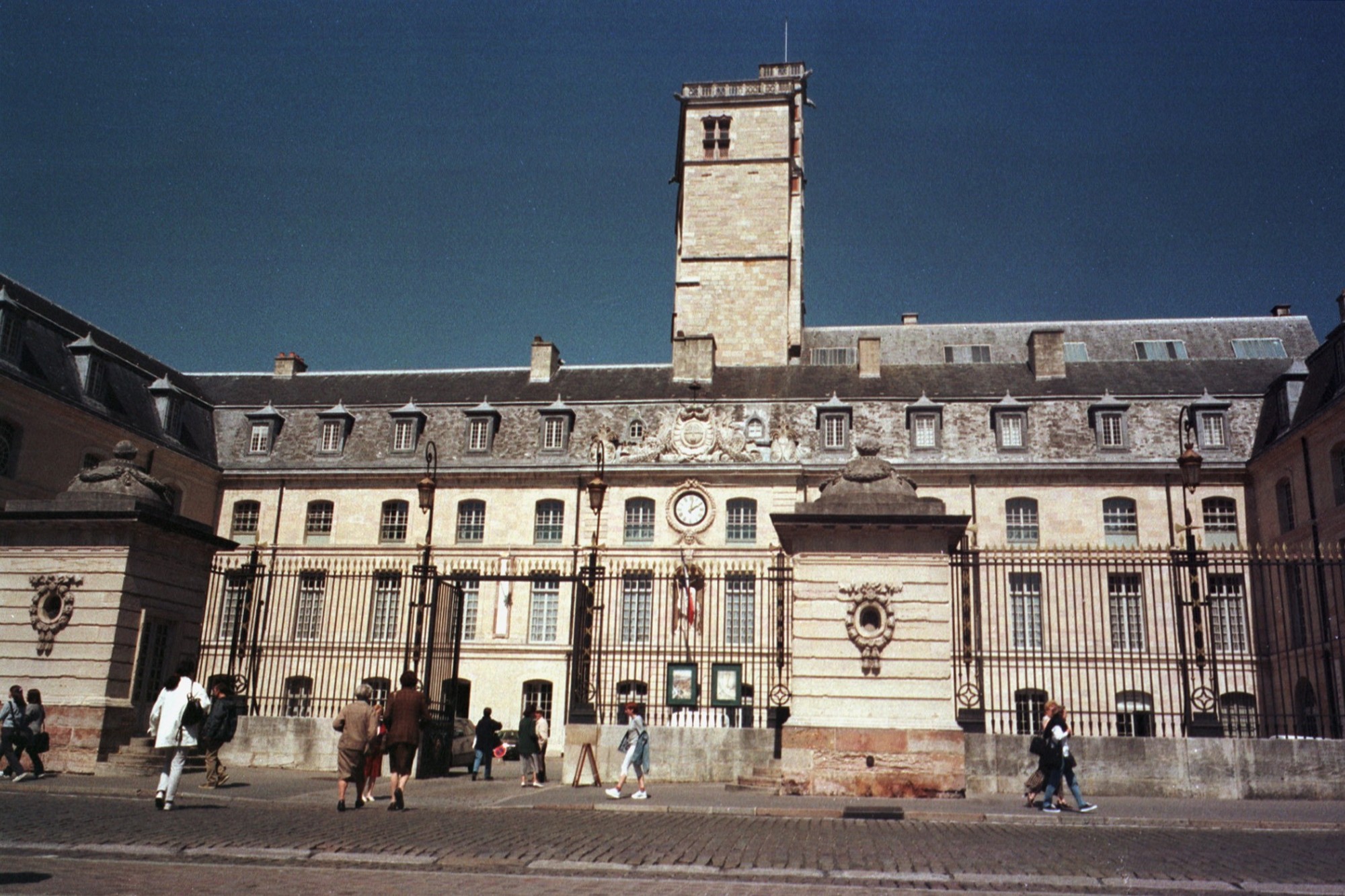 Difficultés D'Épicure À La Cité De La Gastronomie De Dijon : Implication Municipale ? Difficultés D'Épicure À La Cité De La Gastronomie De Dijon : Implication Municipale ?