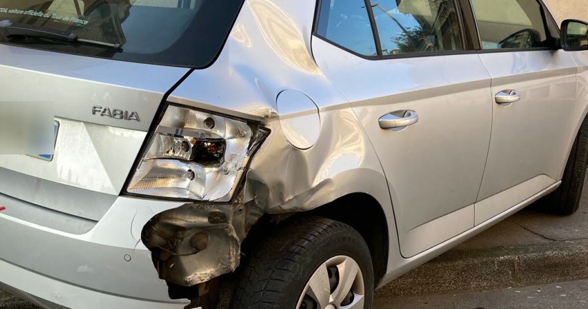 Dijon : Véhicule Percute Un Mur Rue Michel-Servet - Le Conducteur Se Dénonce Dijon : Véhicule Percute Un Mur Rue Michel-Servet - Le Conducteur Se Dénonce