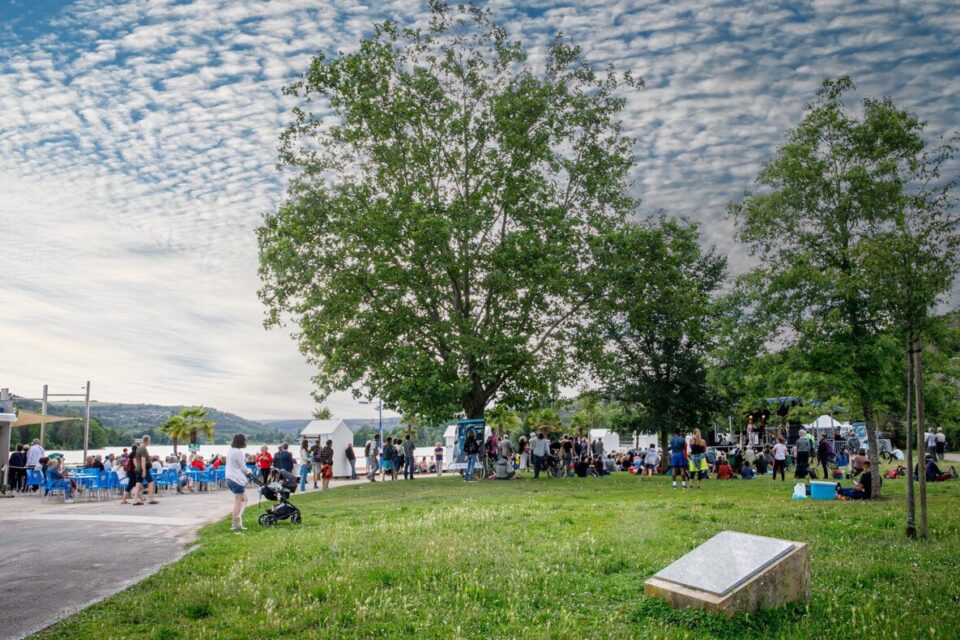 Dijon: Violente Agression Au Lac Kir, Trois Hommes Blessés