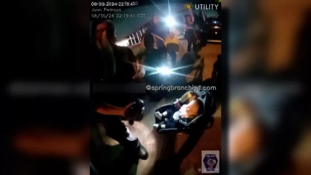 Dramatic Bodycam Footage Shows Police Saving Toddler Choking On Tomato Dramatic Bodycam Footage Shows Police Saving Toddler Choking On Tomato