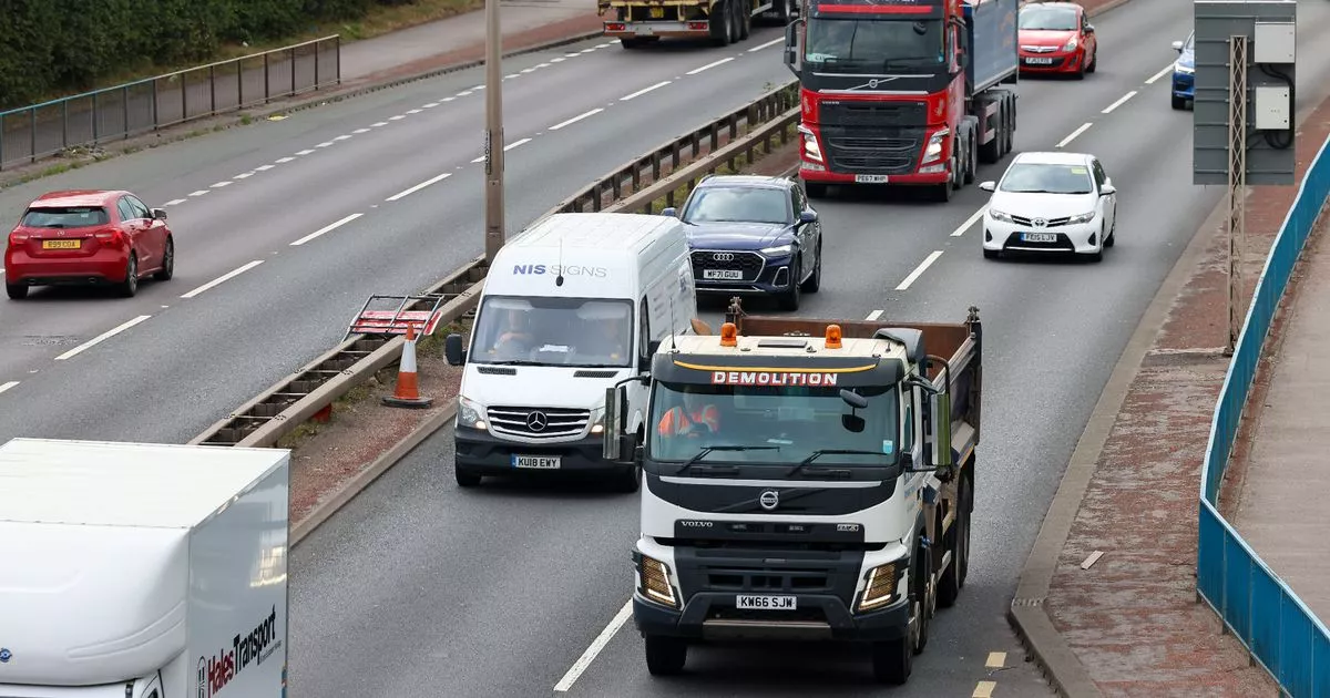 Drivers Face Hour-Long Delays On M6 Southbound After Road Accident Drivers Face Hour-Long Delays On M6 Southbound After Road Accident
