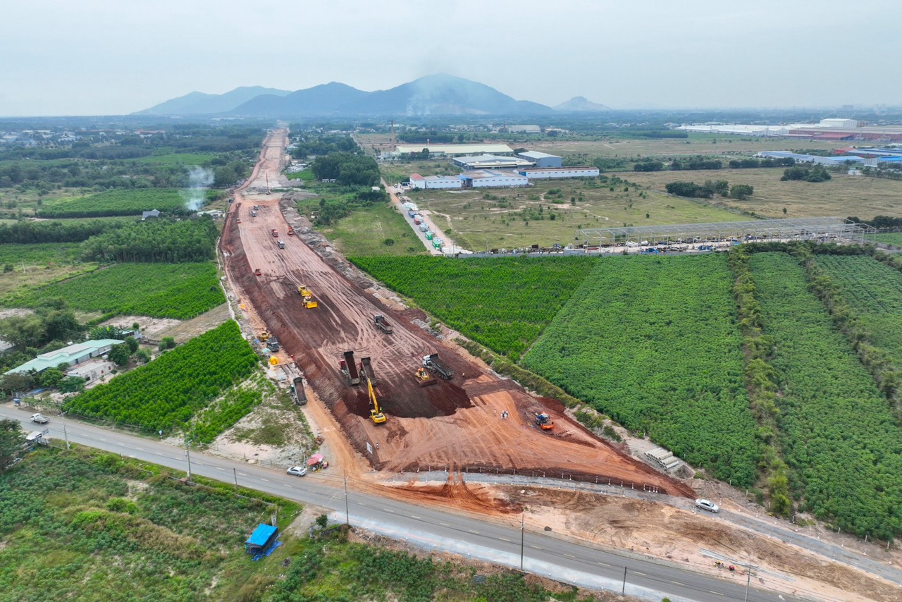 Đường Cao Tốc Đồng Nai - Vũng Tàu: Dự Kiến Thông Xe 2/9 Đường Cao Tốc Đồng Nai - Vũng Tàu: Dự Kiến Thông Xe 2/9