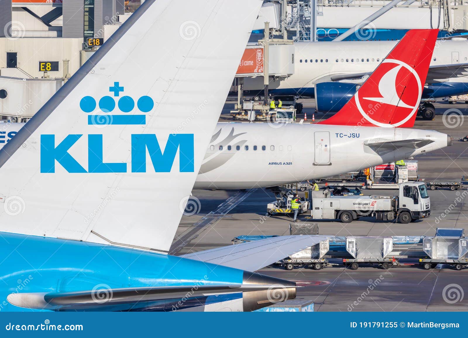 Easter And Spring Break: Expecting Peak Travel Days At Schiphol Airport, On Dutch Roads, And Ferries Easter And Spring Break: Expecting Peak Travel Days At Schiphol Airport, On Dutch Roads, And Ferries