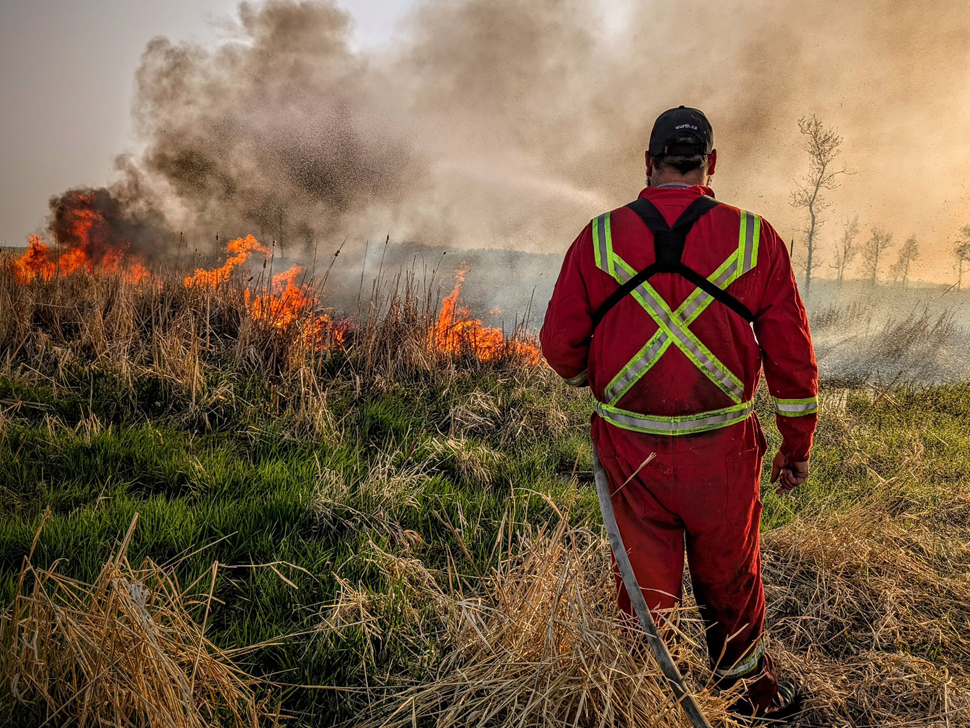 Eastern Manitoba Wildfires Rage: Crews Struggle For Control Eastern Manitoba Wildfires Rage: Crews Struggle For Control