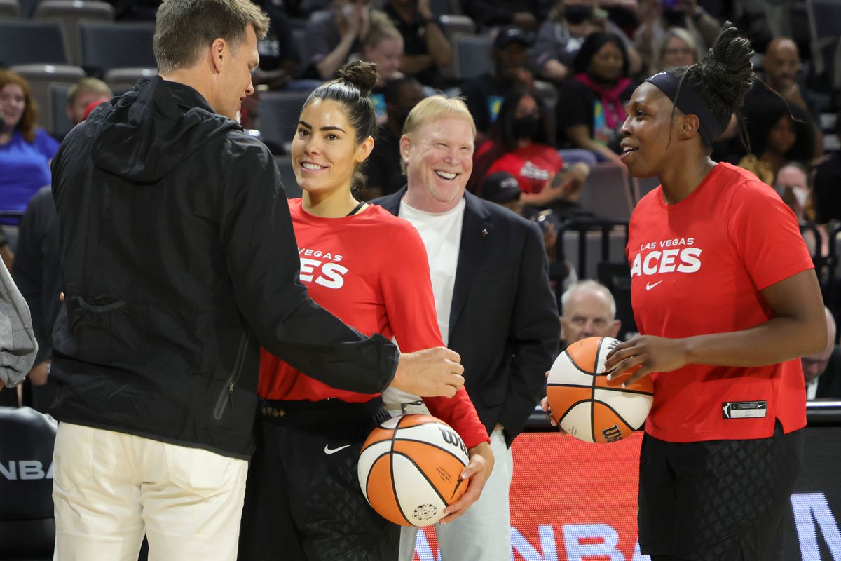 Eminem's Reported Interest In WNBA Ownership Sparks Speculation Eminem's Reported Interest In WNBA Ownership Sparks Speculation