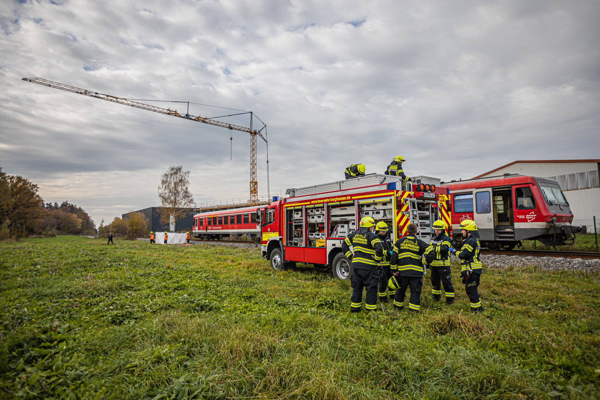 Essen-Heisingen: Feuerwehr Im Großeinsatz Wegen Waldbrand (07.04.2025) Essen-Heisingen: Feuerwehr Im Großeinsatz Wegen Waldbrand (07.04.2025)