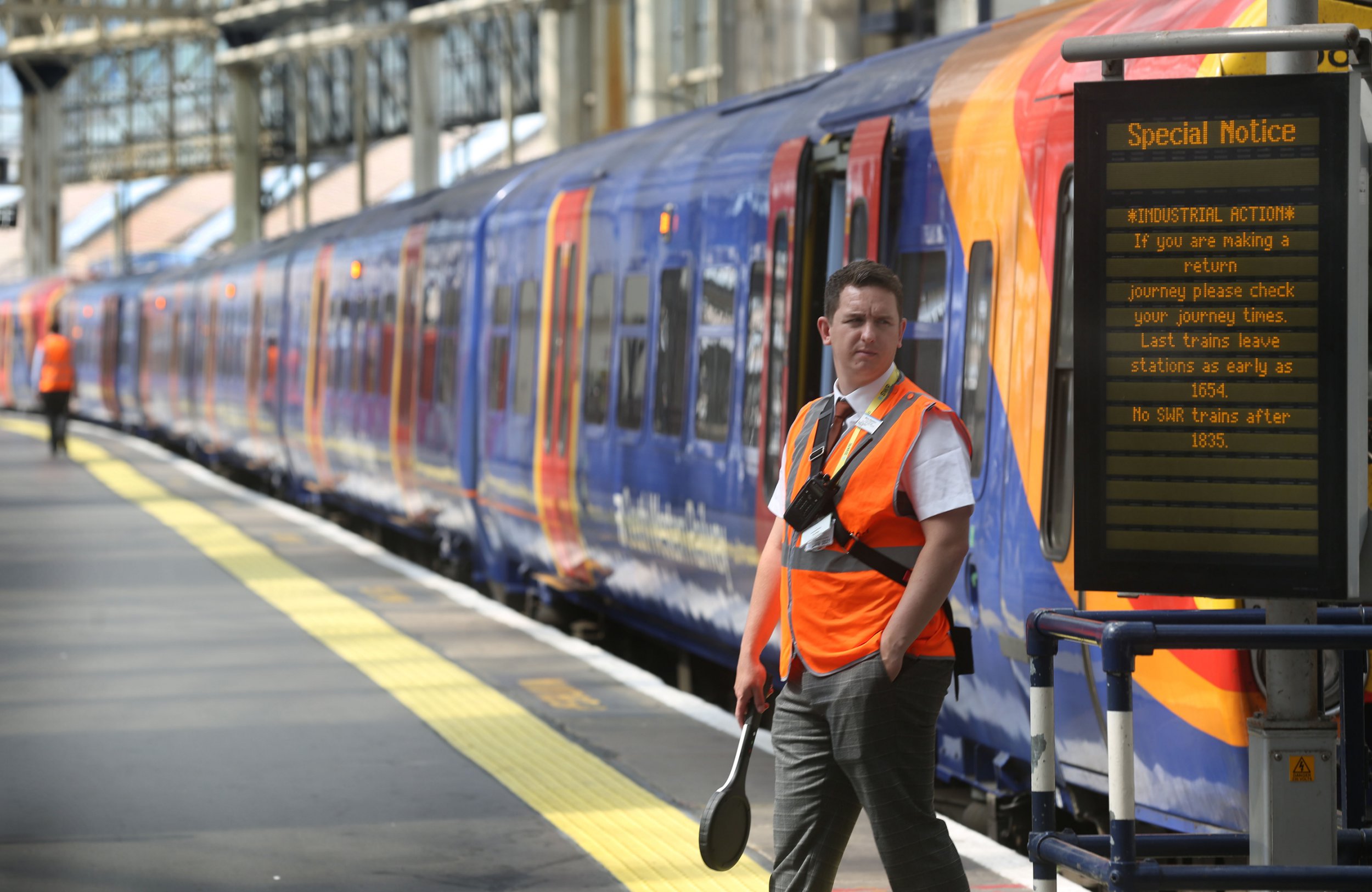 February & March Elizabeth Line Strikes: Affected Routes And Travel Advice February & March Elizabeth Line Strikes: Affected Routes And Travel Advice