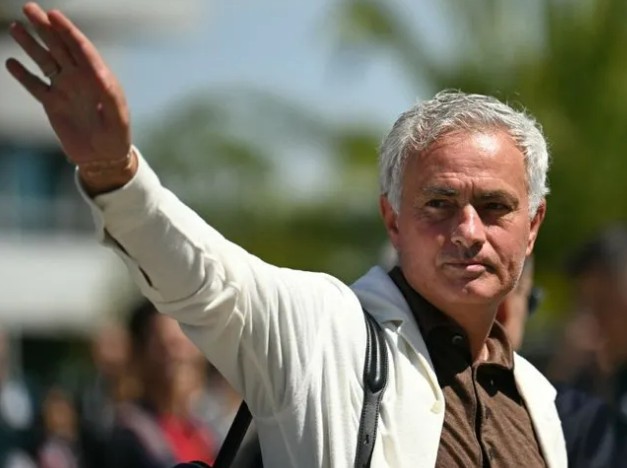 Fenerbahçe'nin Star Oyuncusu Ajax'ın! Mourinho Transferi Onaylıyor Mu? Fenerbahçe'nin Star Oyuncusu Ajax'ın! Mourinho Transferi Onaylıyor Mu?