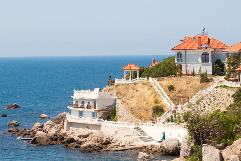 Finding Your Place In The Sun: A Guide To Overseas Property Finding Your Place In The Sun: A Guide To Overseas Property