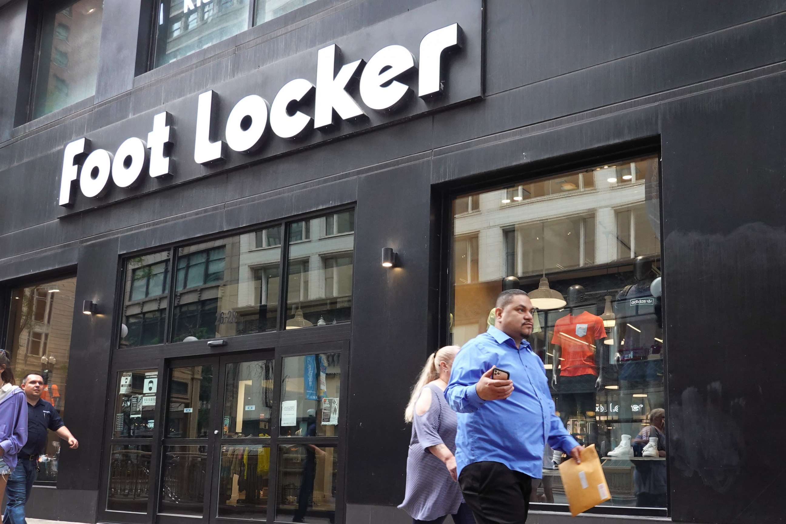 Foot Locker's Diverse Summer Campaign: Showcasing Local Talent Foot Locker's Diverse Summer Campaign: Showcasing Local Talent